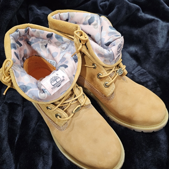 Timberland Light Brown Boots with Pink And Gray Camo Lining - Picture 1 of 9